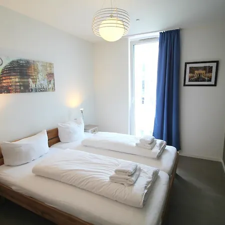 At Alexanderplatz * Berlín