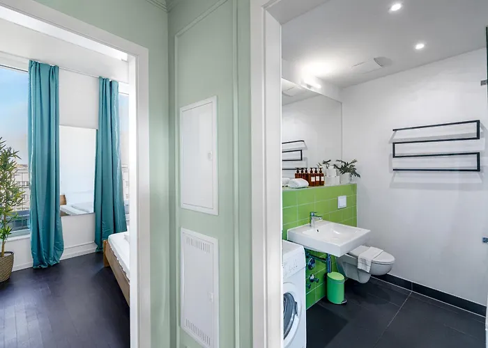 هوليداي آت ألكسندربلاتز شقة *