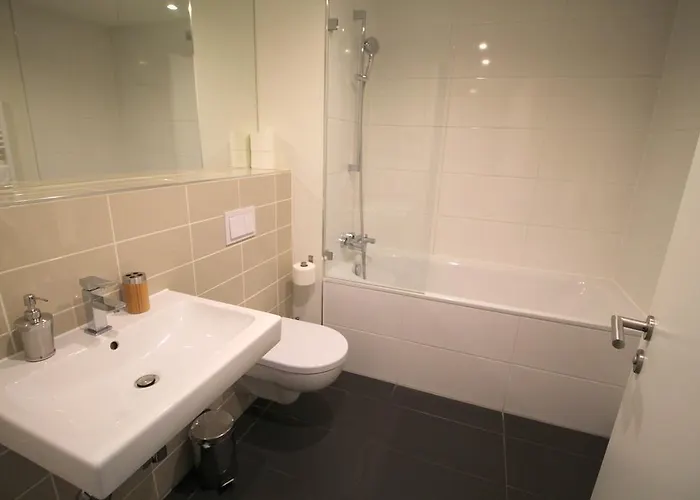 亚历山大广场假日公寓酒店