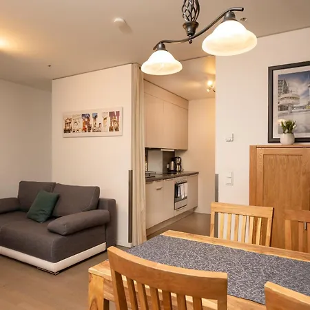 At Alexanderplatz Apartment *