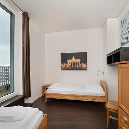 At Alexanderplatz Apartment *